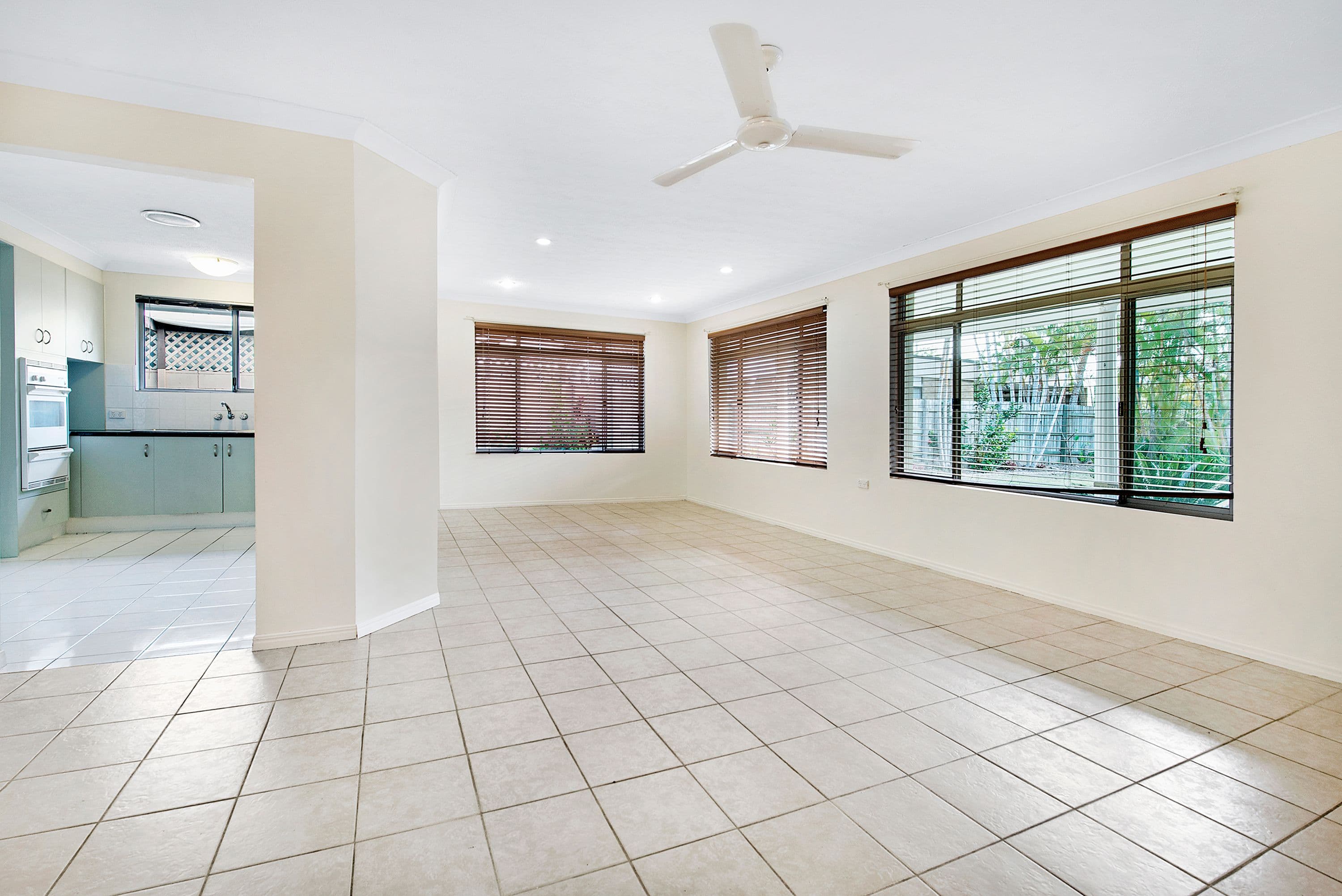 15 Tecoma Street, Southport QLD 4215, Southport - Thumbnail 5