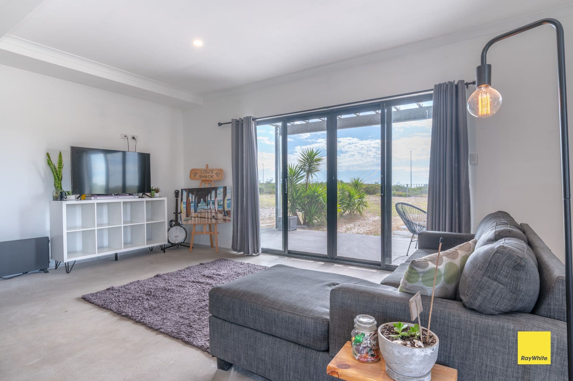 282 SEAVIEW Drive, Karakin WA 6044, Karakin - Thumbnail 6