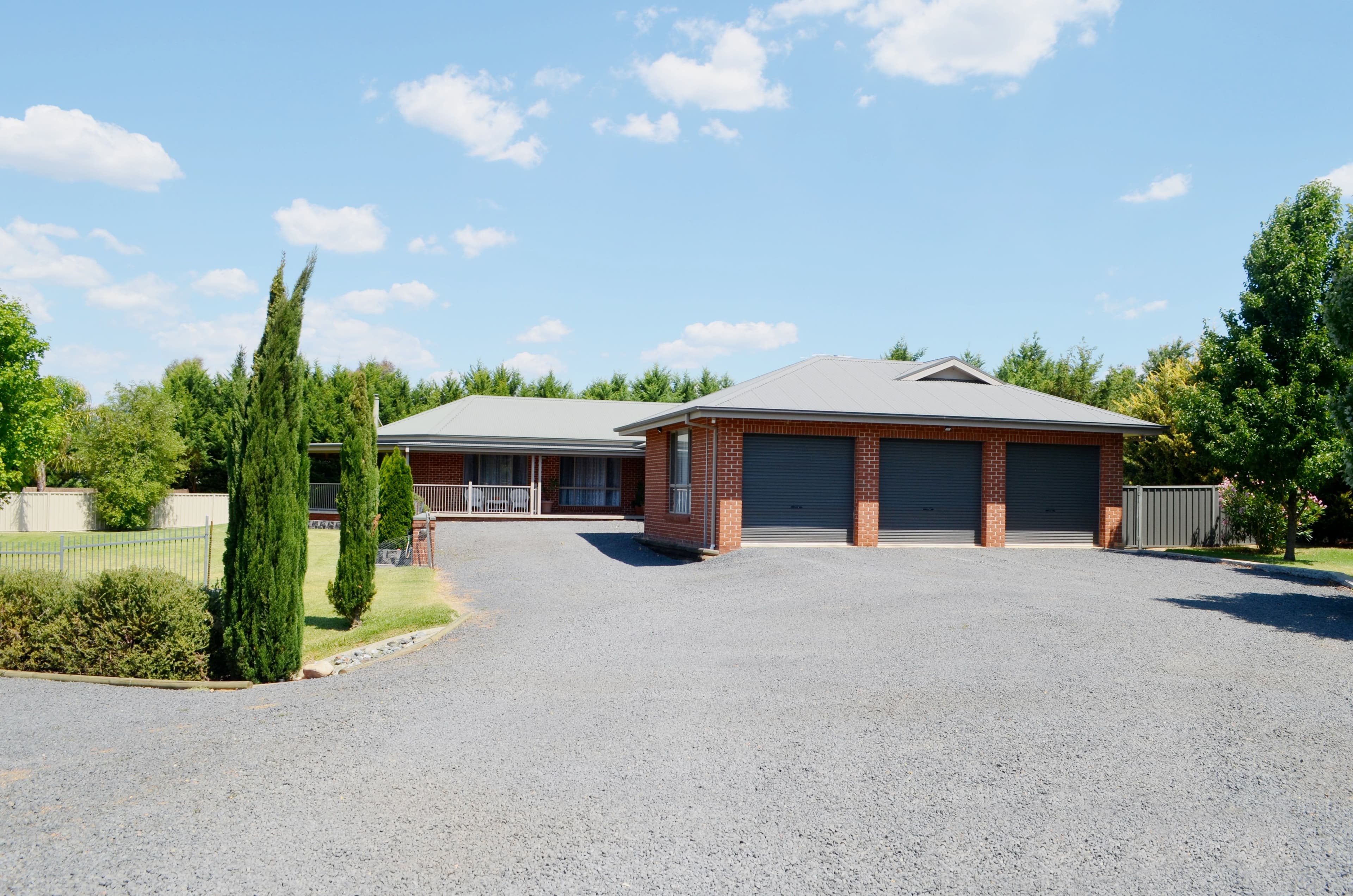 56 Currawong Road, Tumut - Image 1