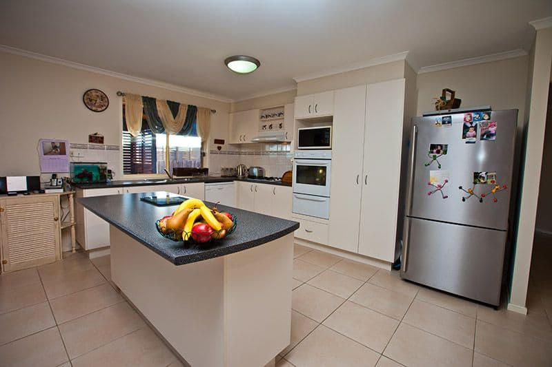 9 Gilbert Place, BERWICK VIC 3806, Berwick - Thumbnail 3