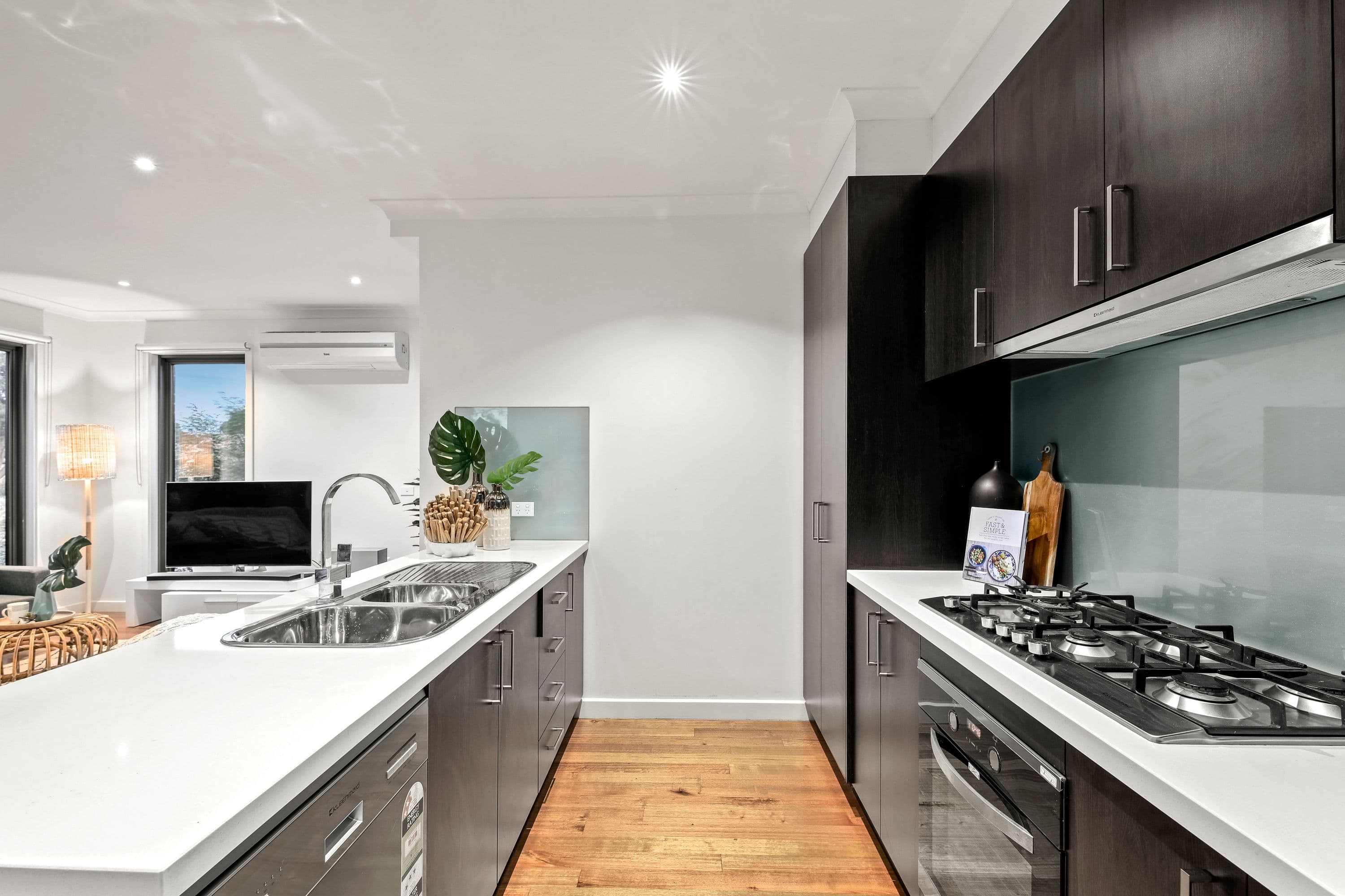 49 Harlington Street, Clayton VIC 3168, Clayton - Thumbnail 8