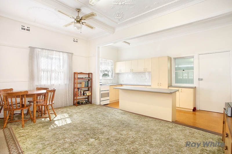 12 Mount Avenue, Roselands - Thumbnail 4