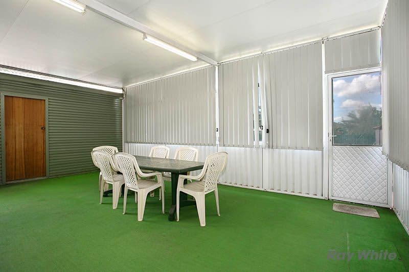 12 Mount Avenue, Roselands - Thumbnail 8