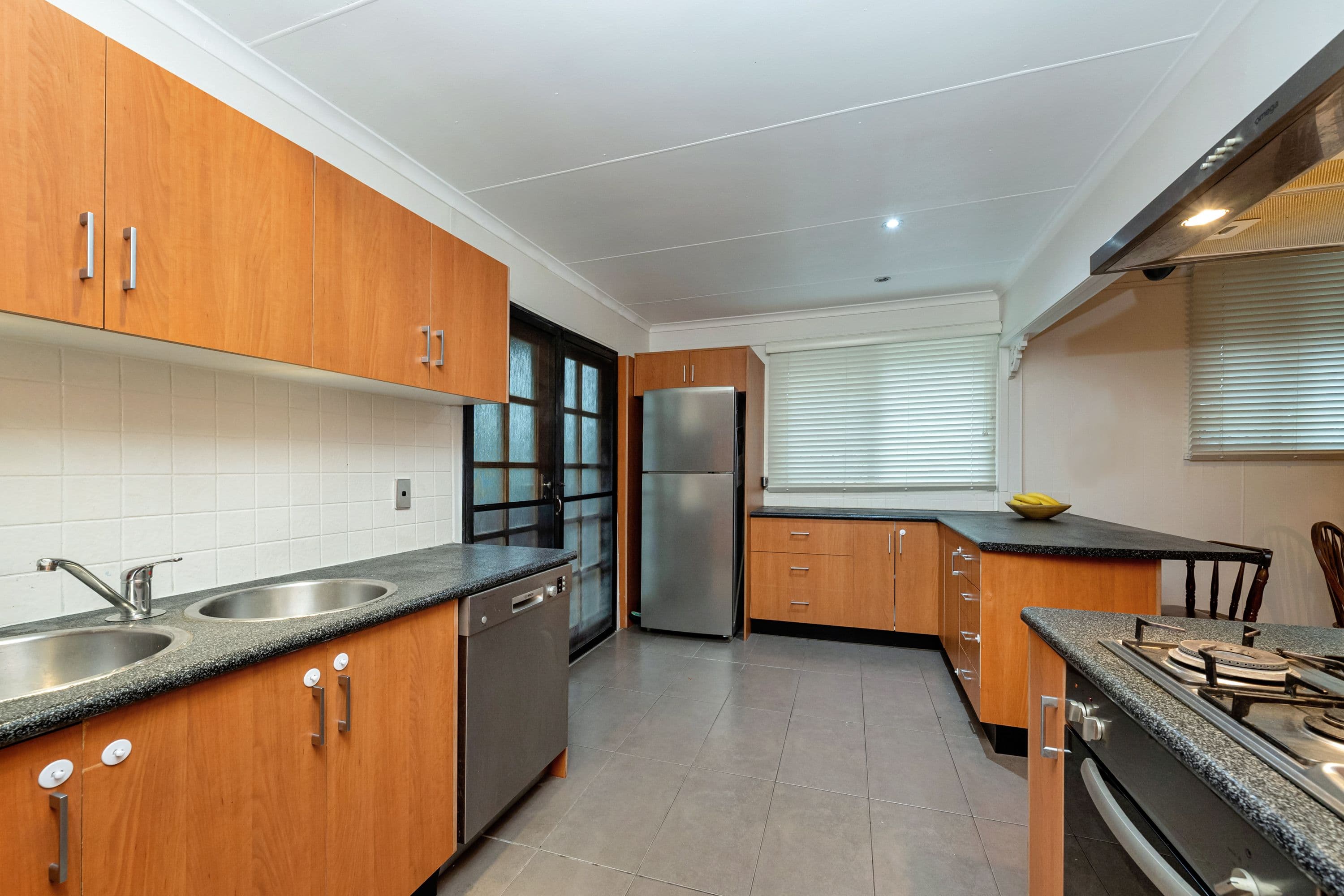 53 Roberts Street, Hermit Park QLD 4812, Hermit Park - Thumbnail 4