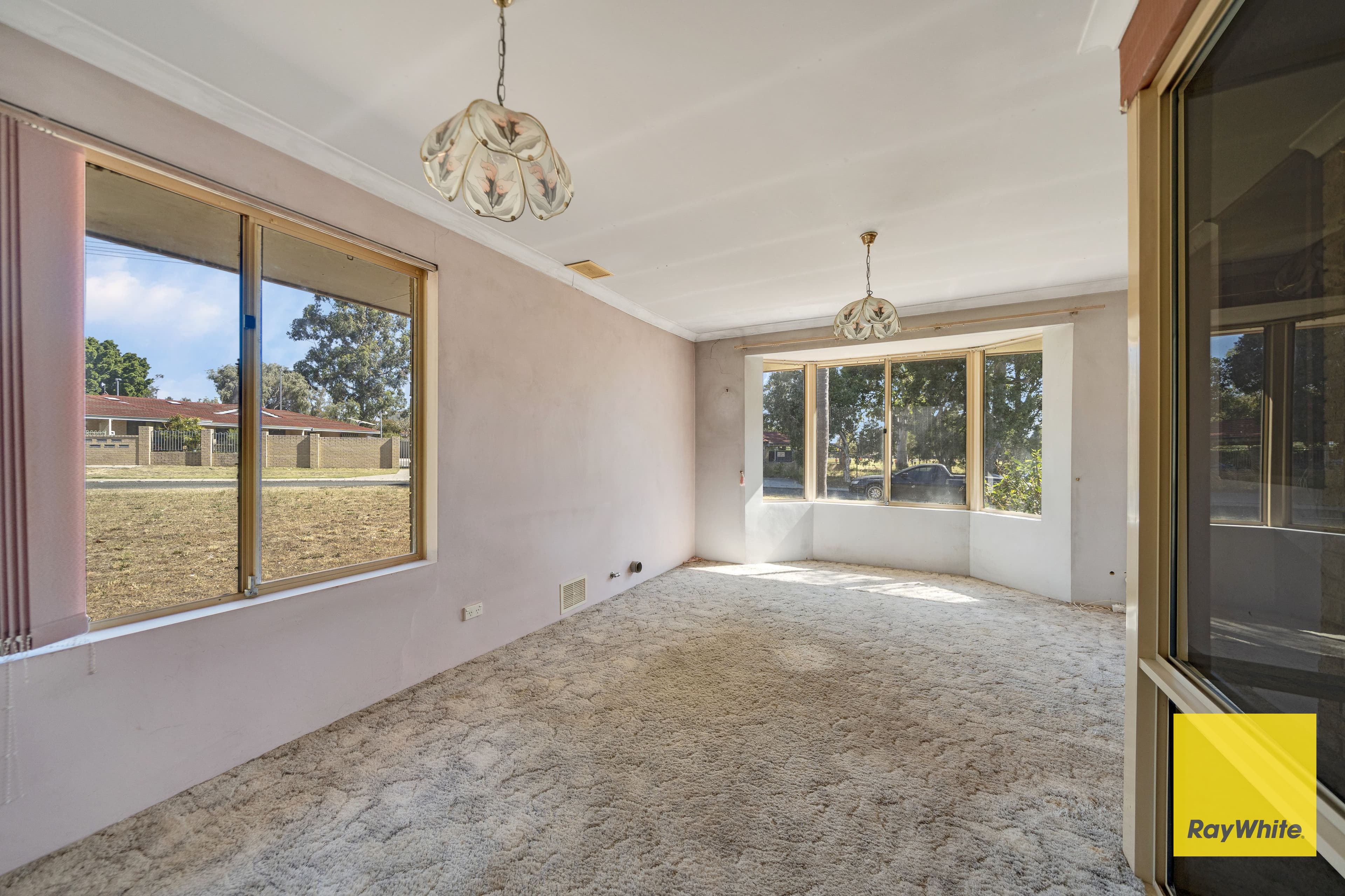 6 Tonkin Place, Girrawheen WA 6064, Girrawheen - Thumbnail 4