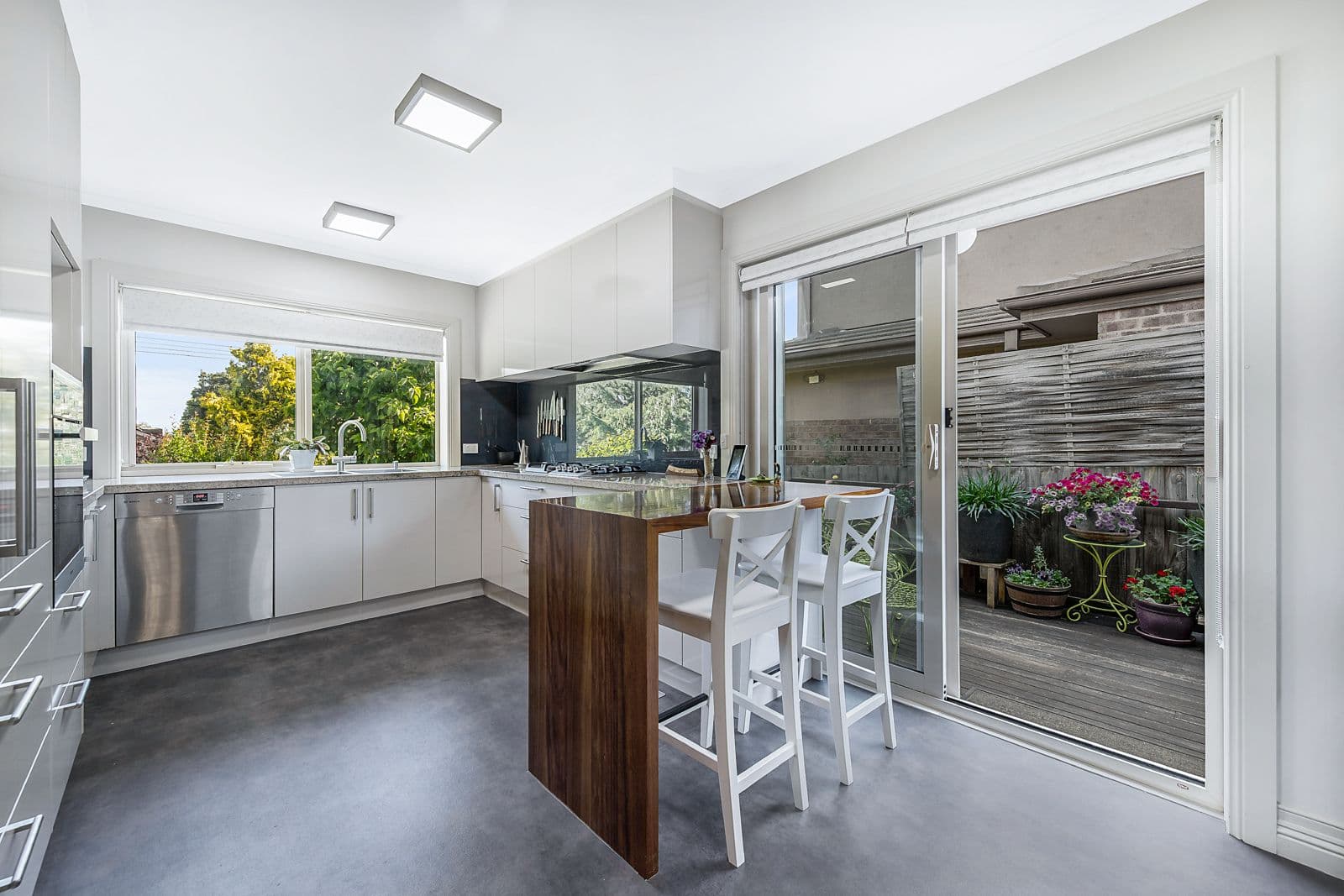 17 Adelaide Avenue, Mount Waverley VIC 3149, Mount Waverley - Thumbnail 2