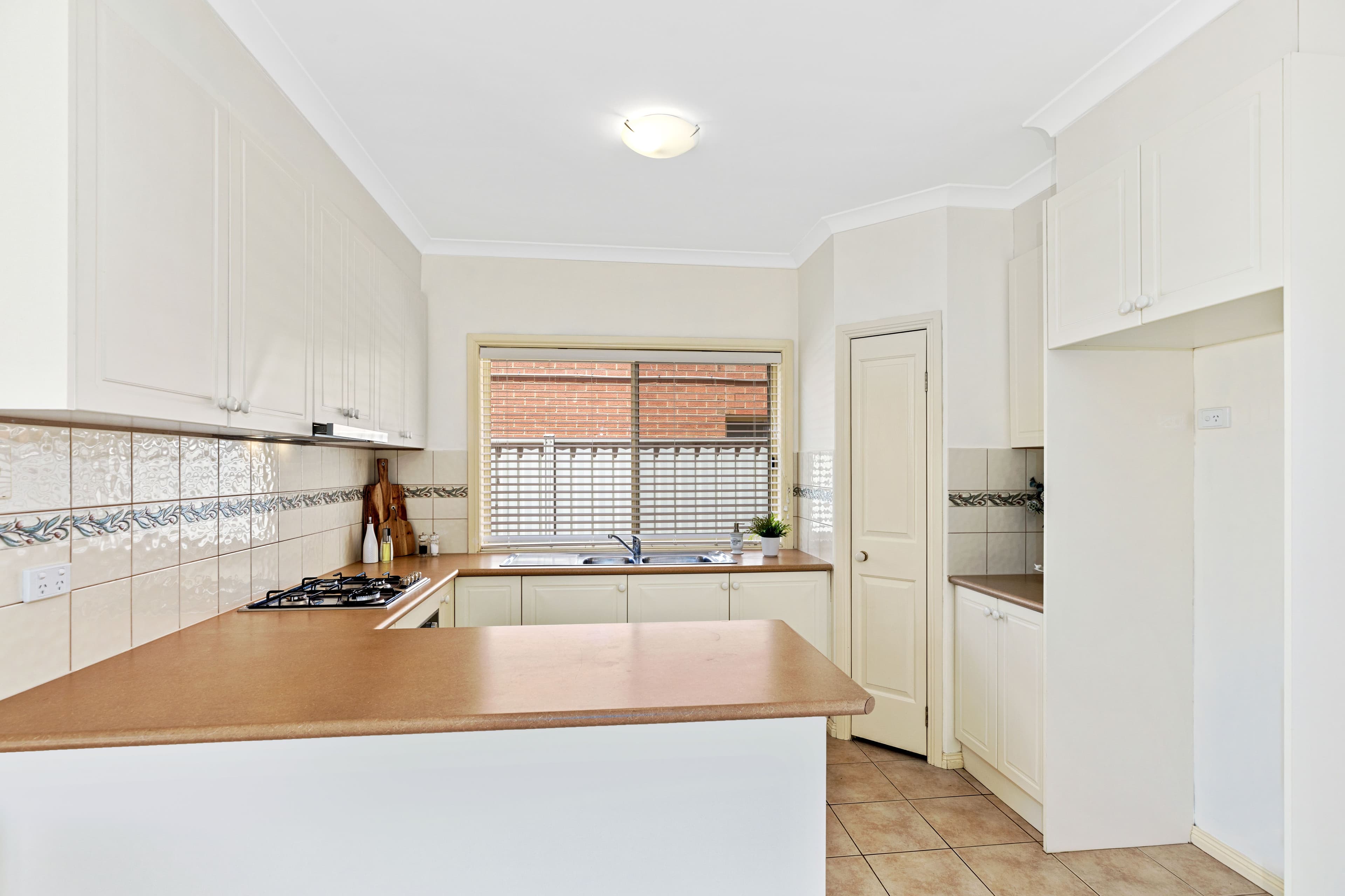 50 Parkin Avenue, Caroline Springs VIC 3023, Caroline Springs - Thumbnail 2
