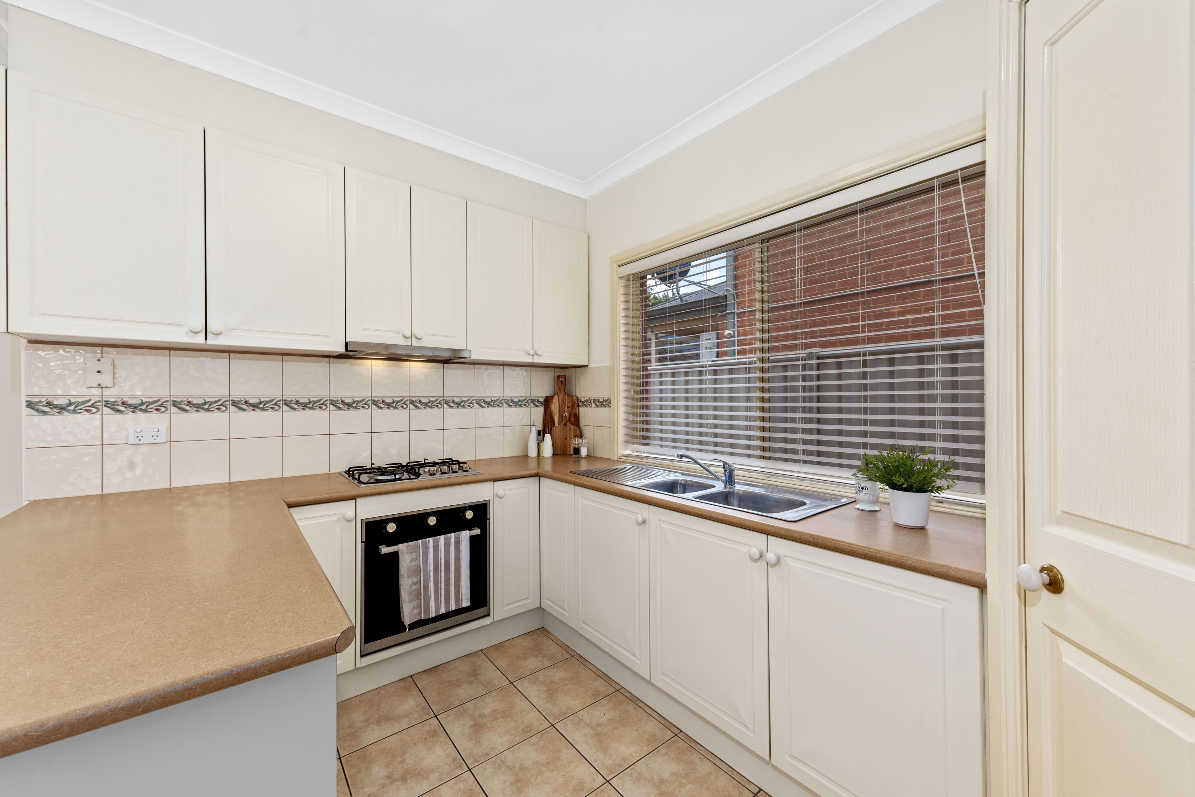 50 Parkin Avenue, Caroline Springs VIC 3023, Caroline Springs - Thumbnail 4