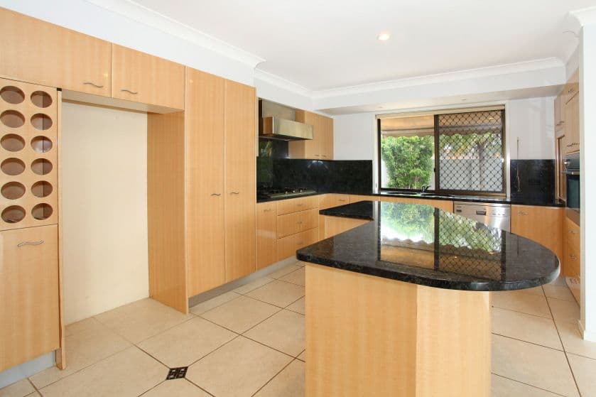 224 Sunshine Boulevard, MERMAID WATERS QLD 4218, Mermaid Waters - Thumbnail 6