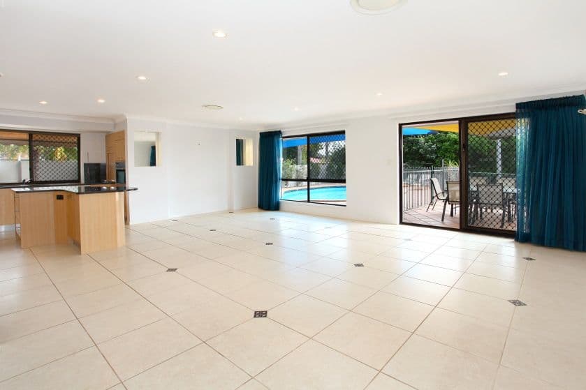 224 Sunshine Boulevard, MERMAID WATERS QLD 4218, Mermaid Waters - Thumbnail 8