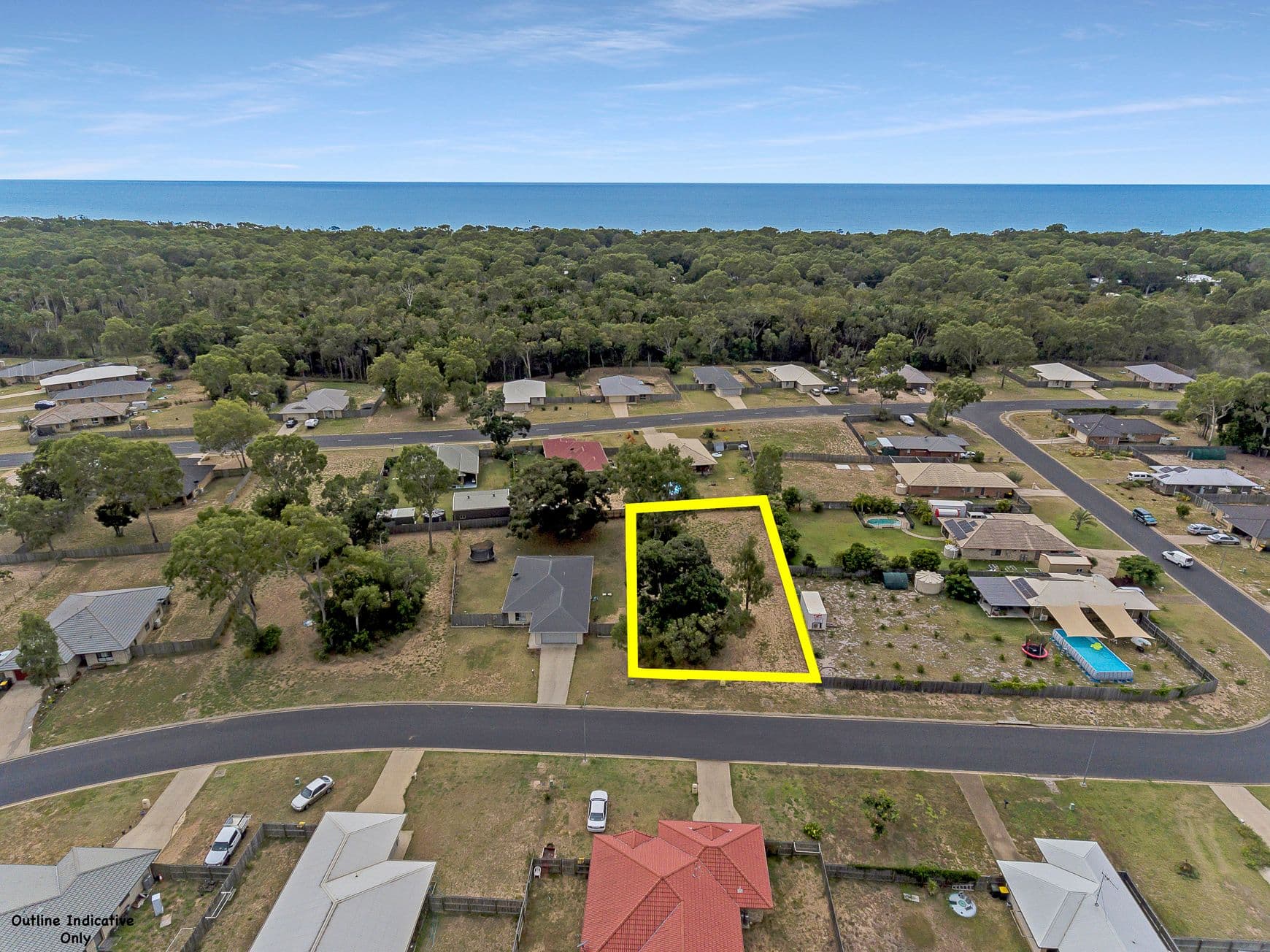 10 Monarch Avenue, Moore Park Beach QLD 4670, Moore Park Beach - Thumbnail 3