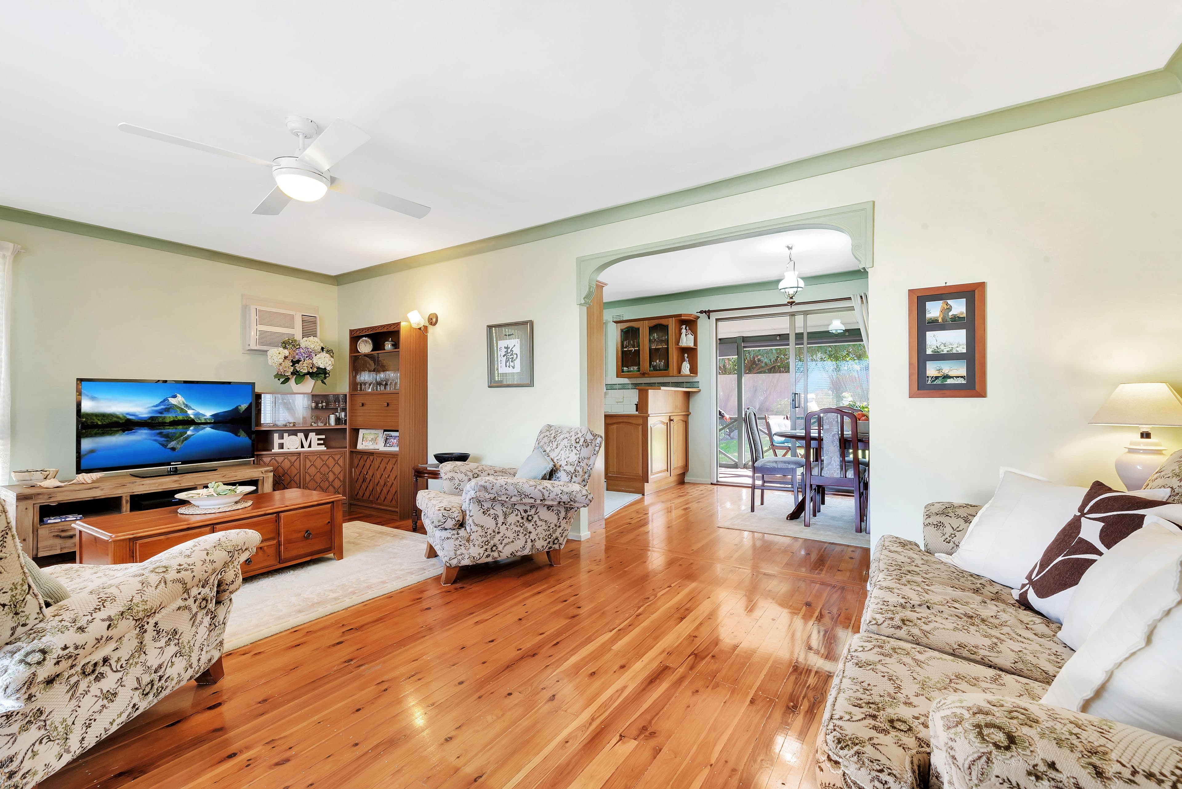 4 Orleans Crescent, Toongabbie - Thumbnail 2