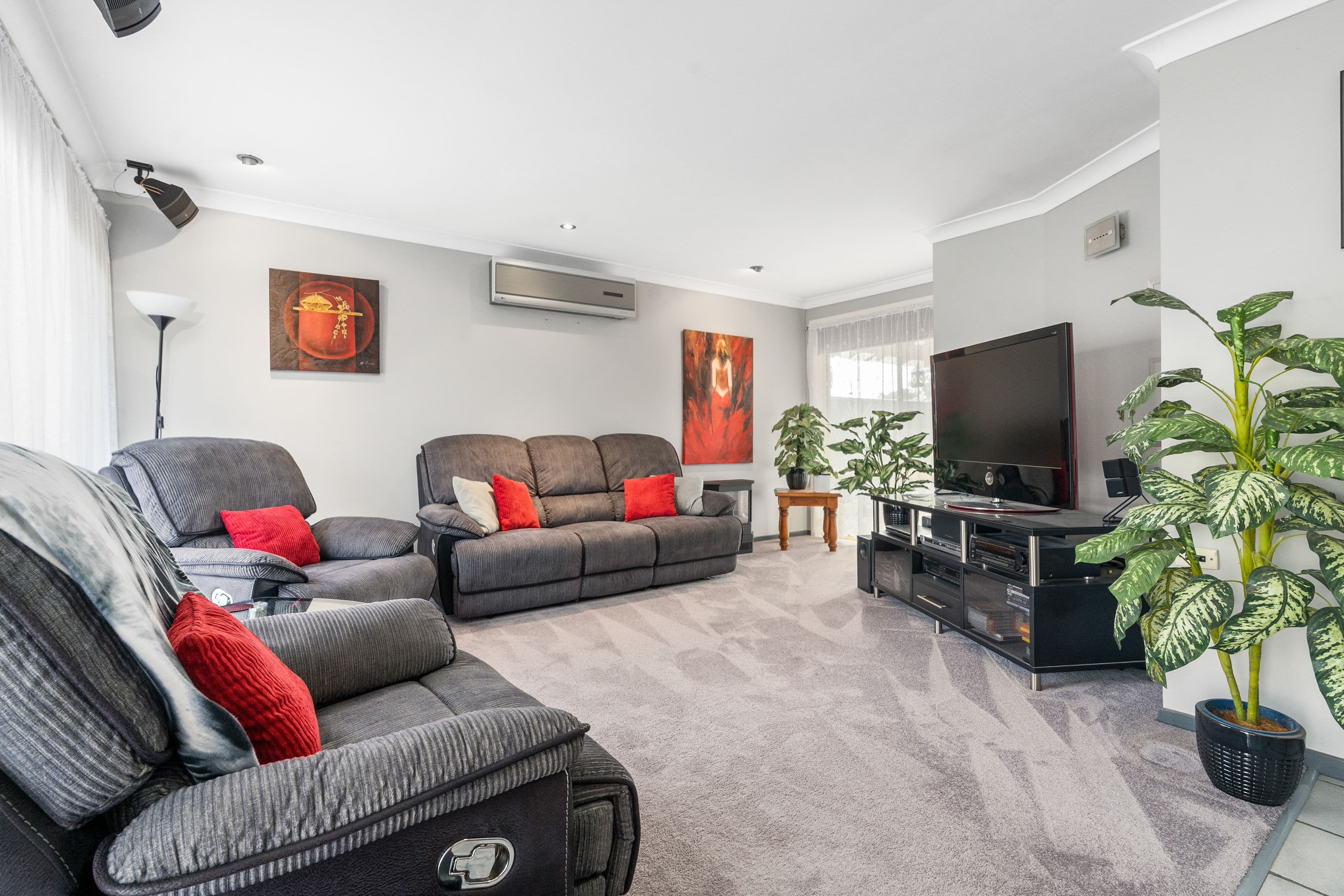 60 Sandpiper Crescent, Claremont Meadows NSW 2747, Claremont Meadows - Thumbnail 2