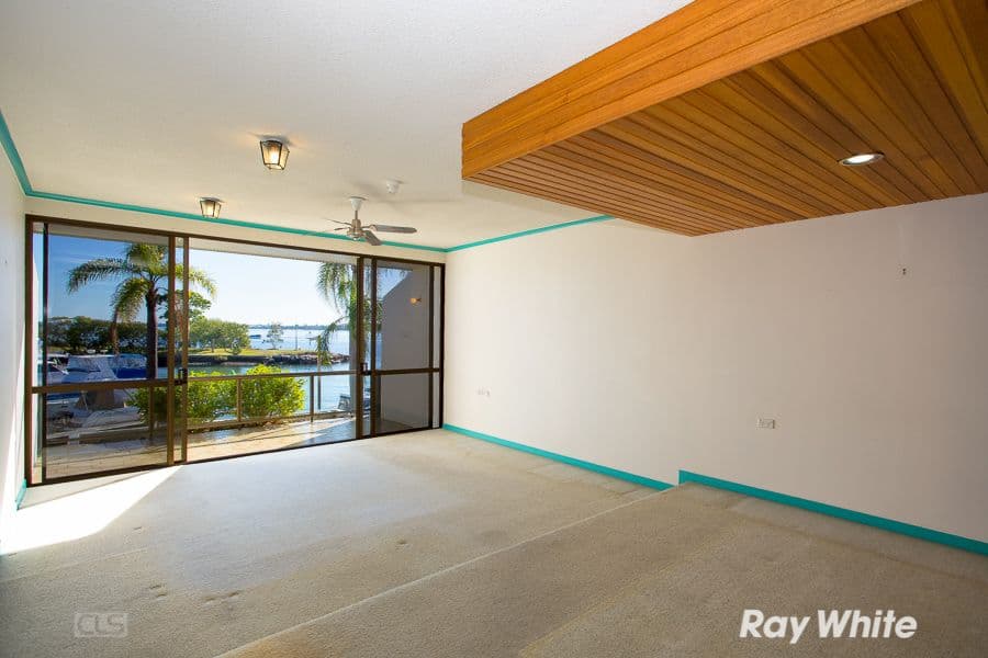 9-11 Spinnaker Drive, SANDSTONE POINT QLD 4511, Sandstone Point - Thumbnail 3