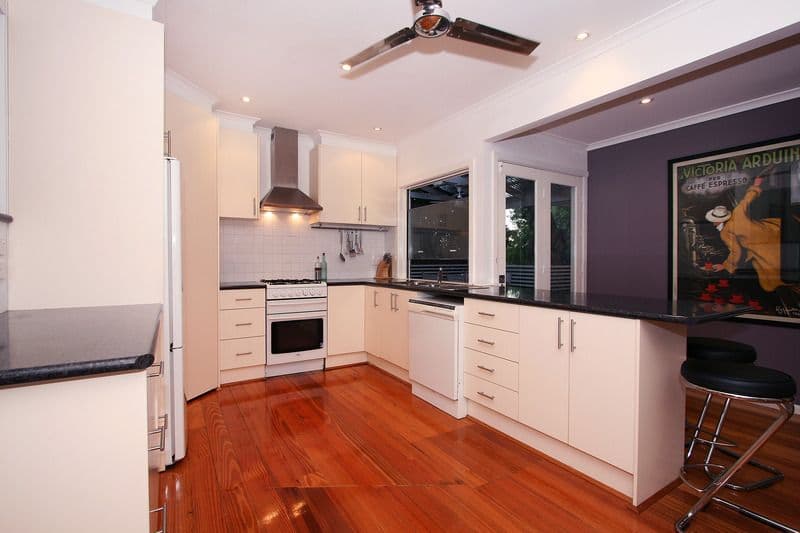20 Glencairn Avenue, RINGWOOD VIC 3134, Ringwood - Thumbnail 3