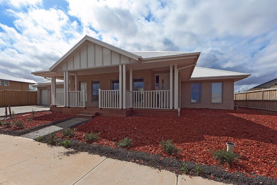 18 Castlemaine Drive, EYNESBURY VIC 3338, Eynesbury - Image 1