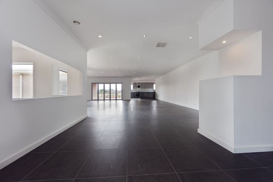 18 Castlemaine Drive, EYNESBURY VIC 3338, Eynesbury - Thumbnail 3
