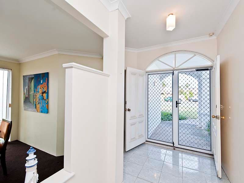 10 Anzac Place, ROCKINGHAM WA 6168, Rockingham - Thumbnail 2