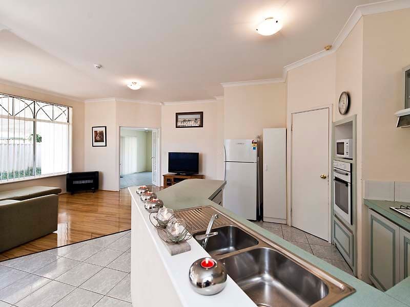 10 Anzac Place, ROCKINGHAM WA 6168, Rockingham - Thumbnail 5