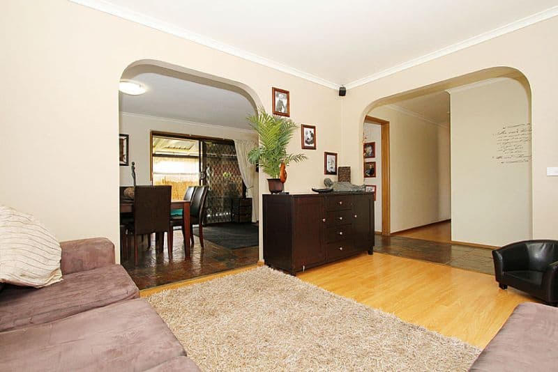 12 Bronsdon Court, MILL PARK VIC 3082, Mill Park - Thumbnail 5