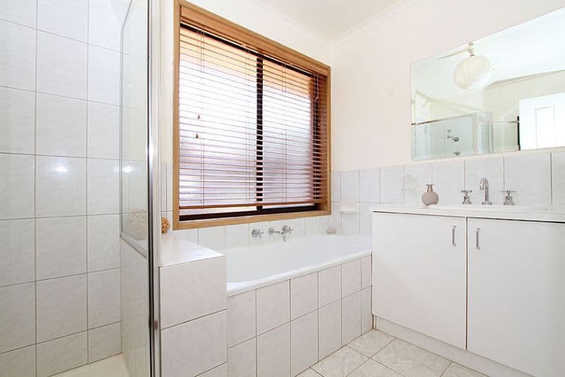 12 Bronsdon Court, MILL PARK VIC 3082, Mill Park - Thumbnail 6