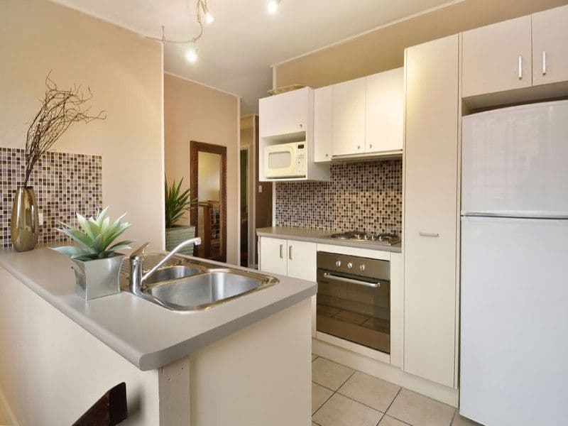 18 Oleander Avenue, Biggera Waters QLD 4216, Biggera Waters - Thumbnail 2