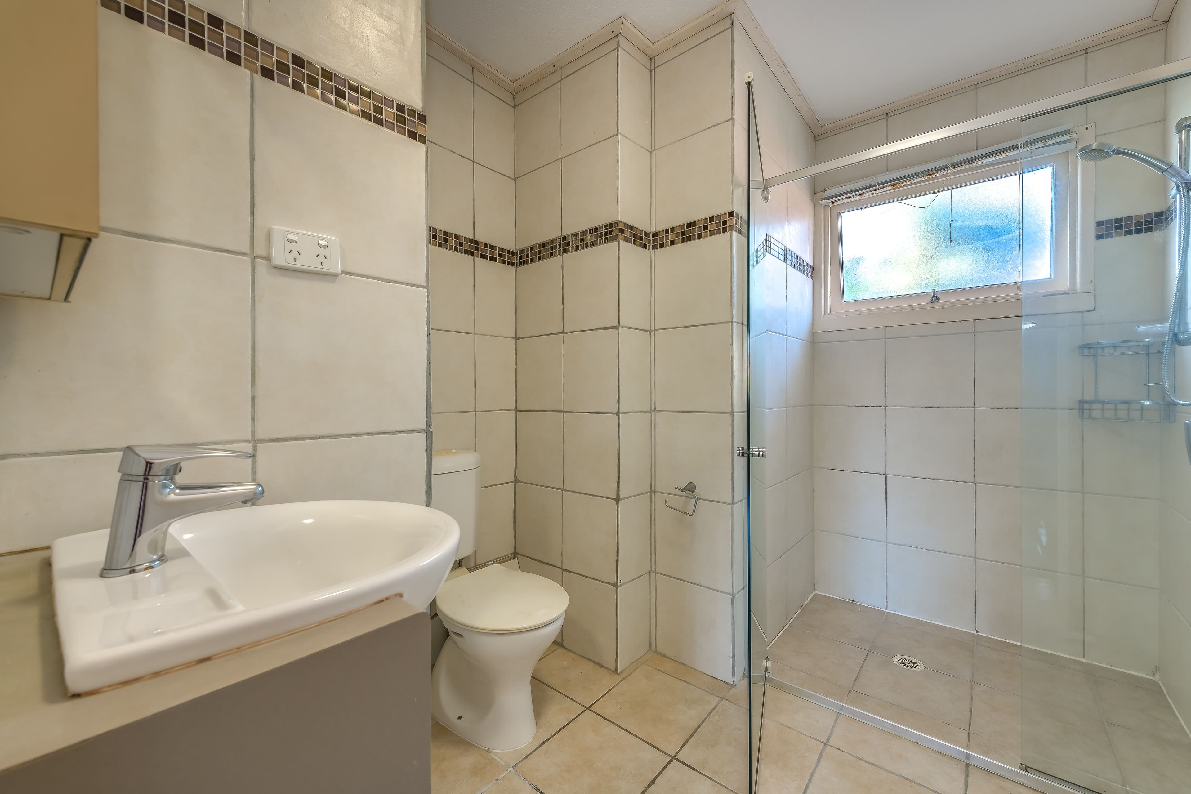 18 Oleander Avenue, Biggera Waters QLD 4216, Biggera Waters - Thumbnail 8