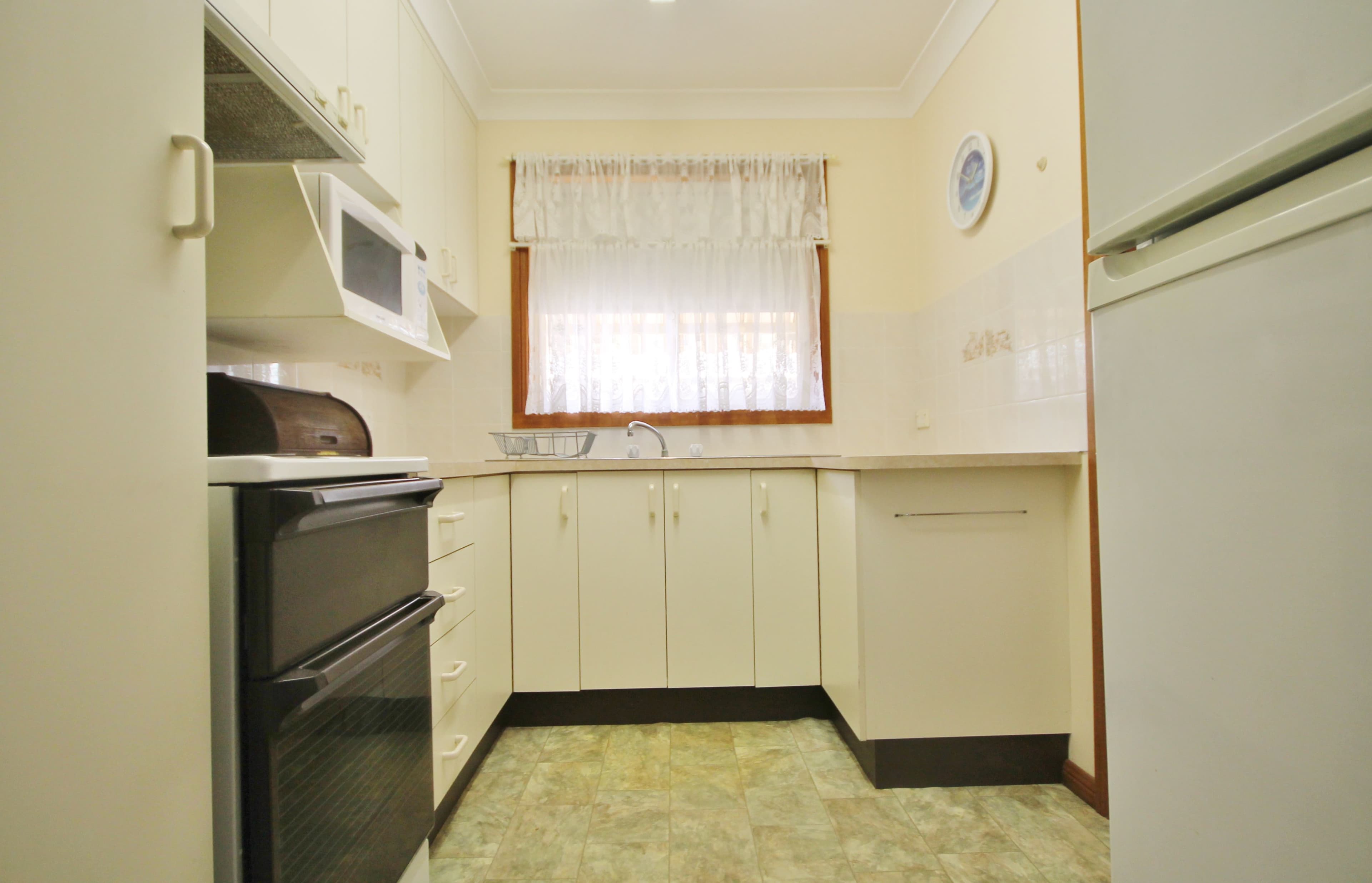 4/10-12 Blackett Avenue, Young NSW 2594, Young - Thumbnail 2