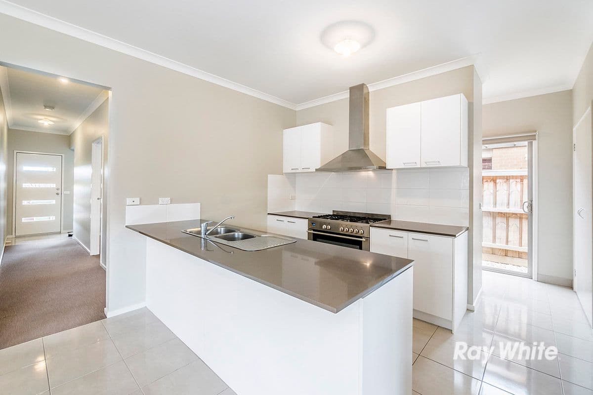 5 Maeve Circuit, Clyde North VIC 3978, Clyde North - Thumbnail 5