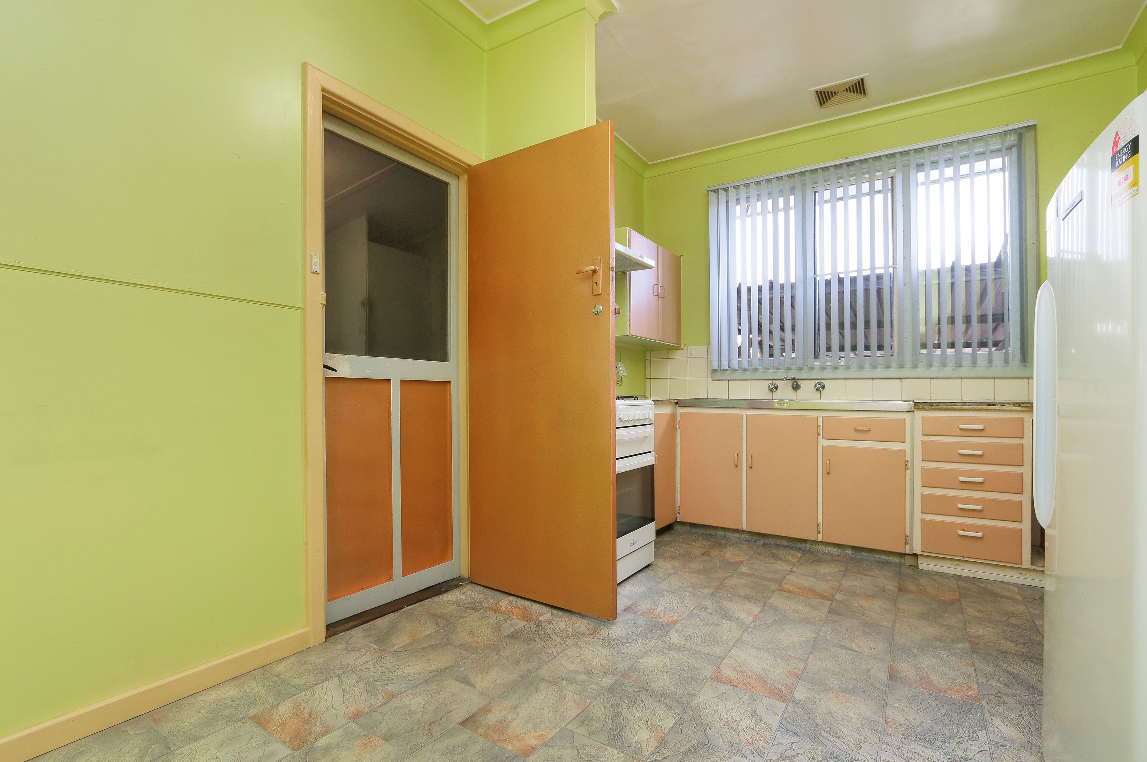 9 Treeby Street, Coolbellup WA 6163, Coolbellup - Thumbnail 7