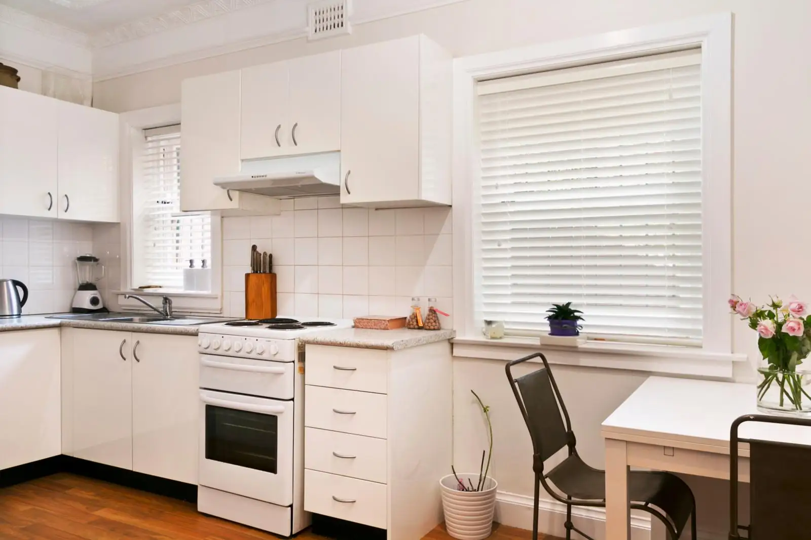 2/84 Drumalbyn Road, Bellevue Hill, Werribee - Thumbnail 2