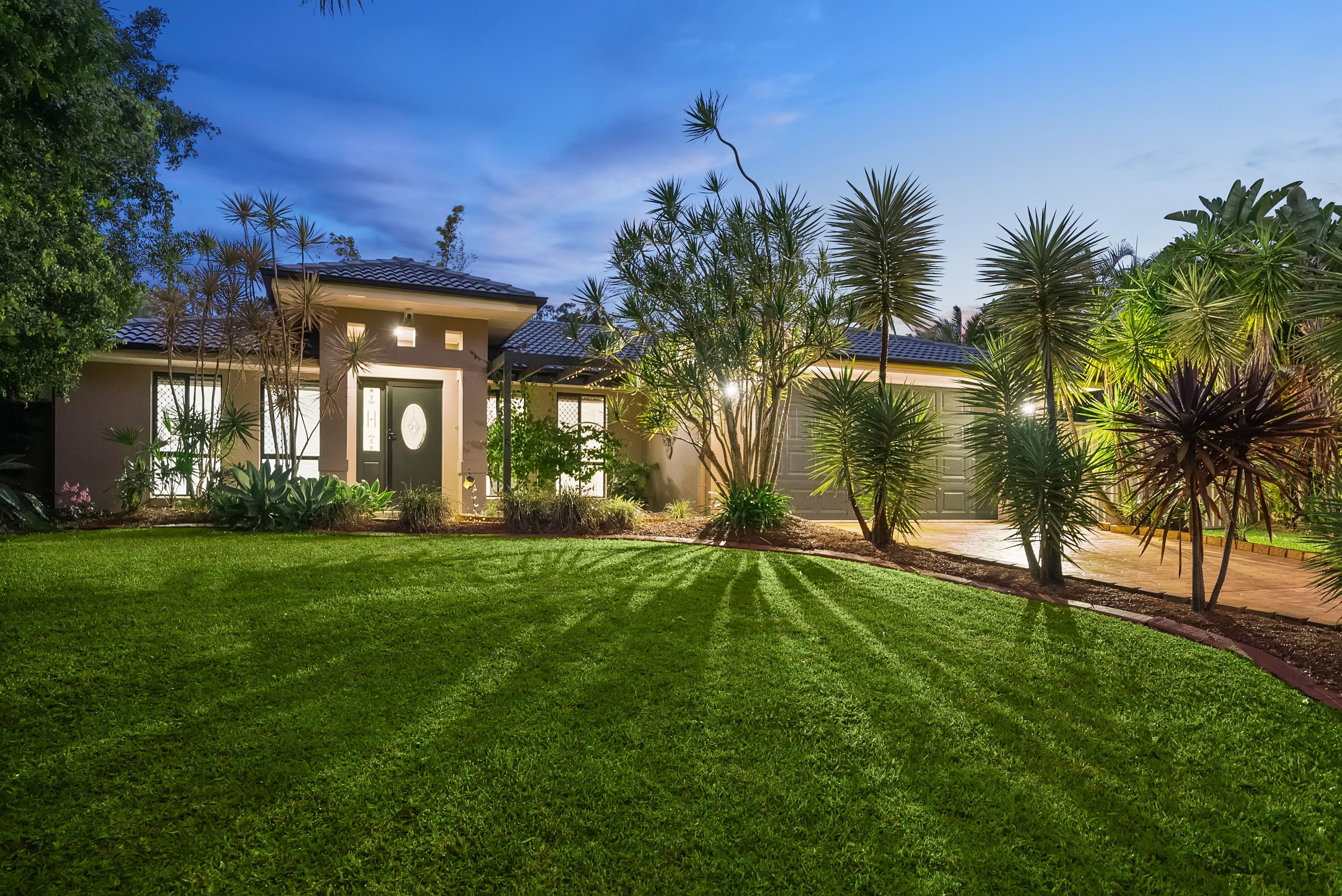 7 Tee Trees Boulevard, Arundel QLD 4214, Arundel - Thumbnail 2