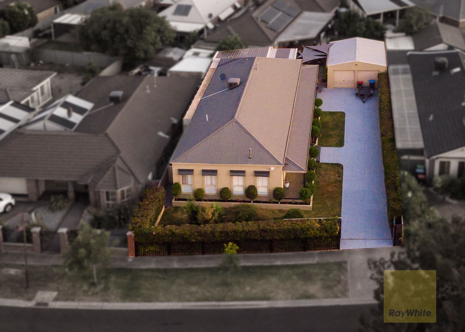 127 Harmony Drive, Tarneit VIC 3029, Tarneit - Thumbnail 2