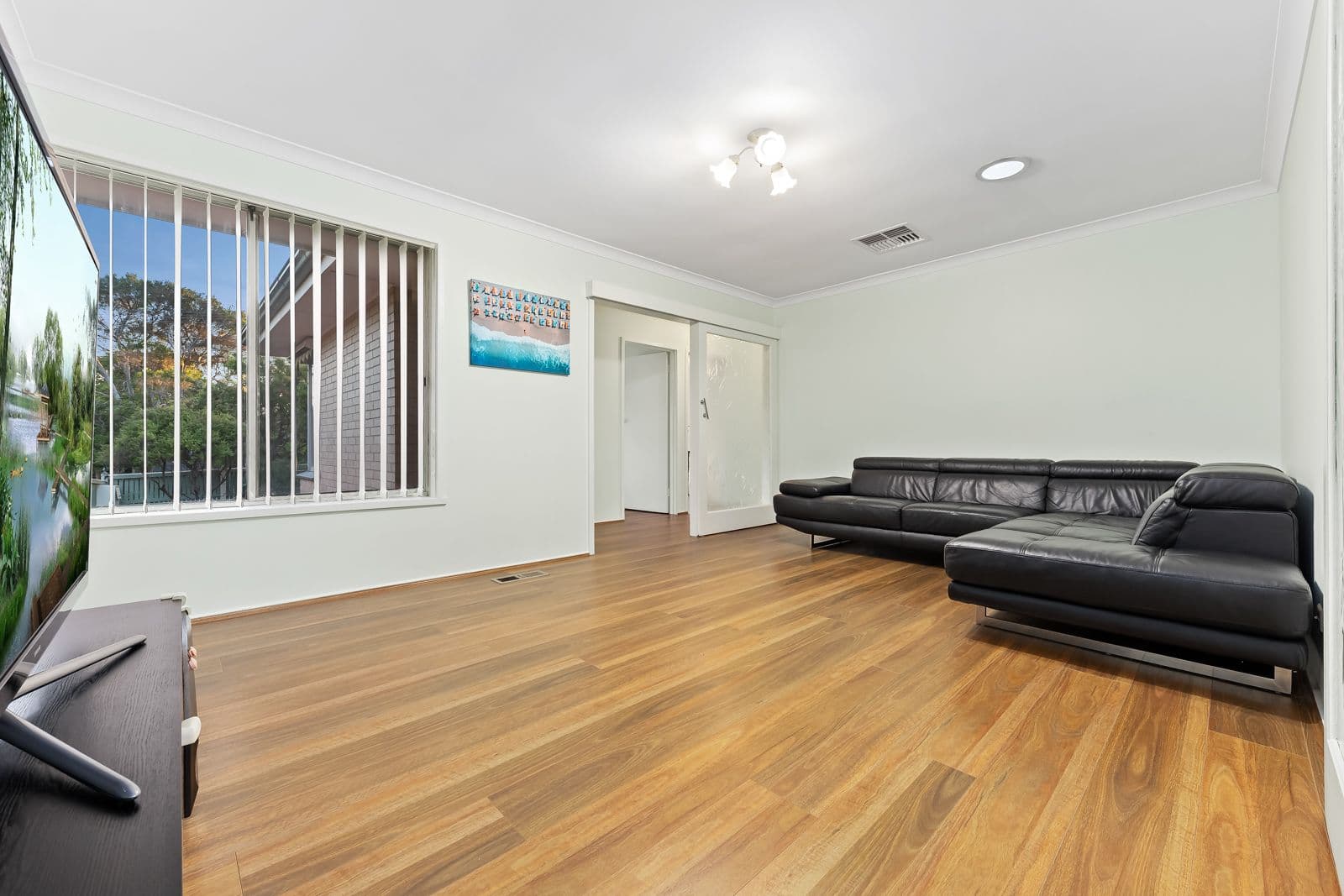 17 Leonard Street, Bayswater VIC 3153, Bayswater - Thumbnail 2