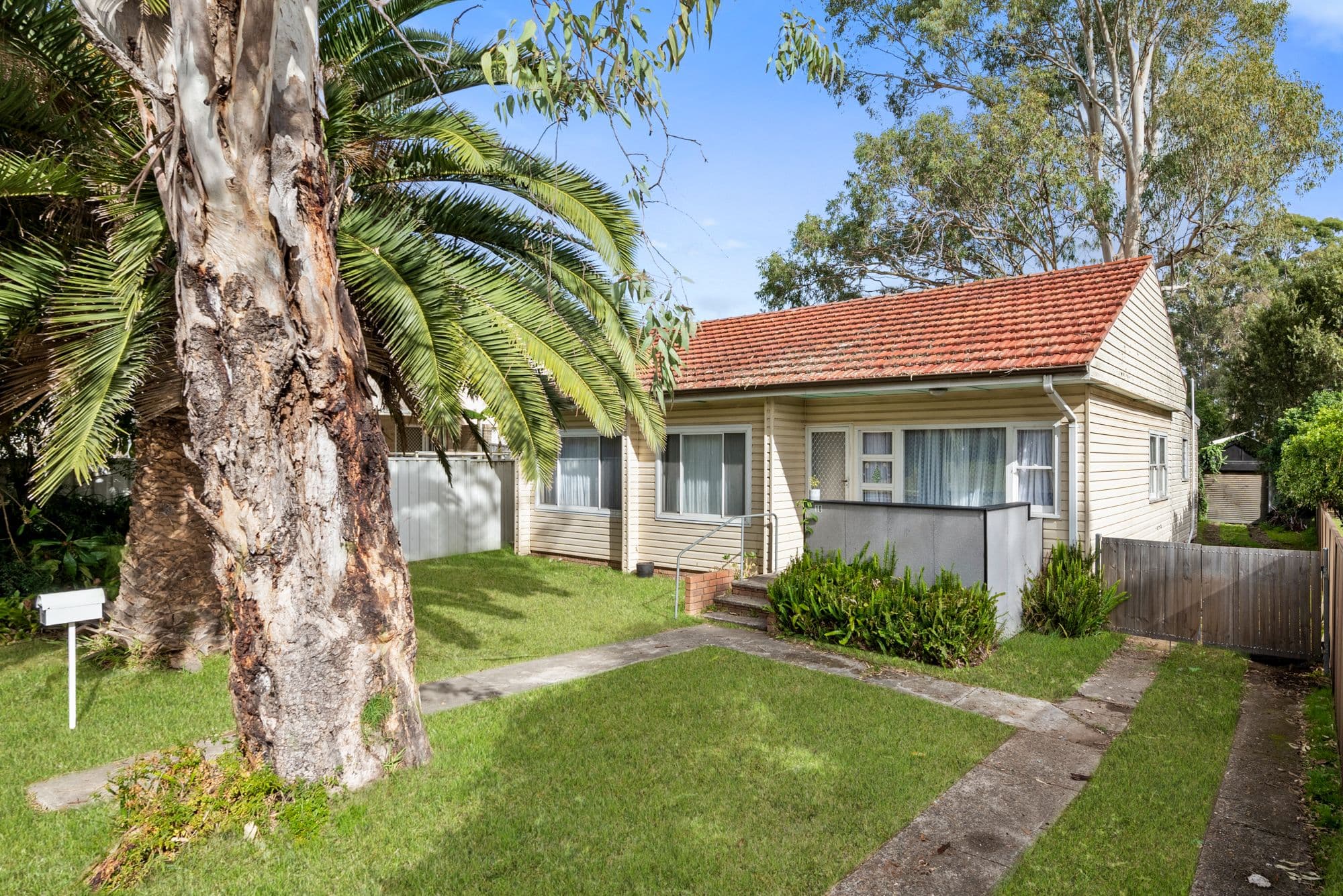 10 Harold Street, Macquarie Fields NSW 2564, Macquarie Fields - Thumbnail 2