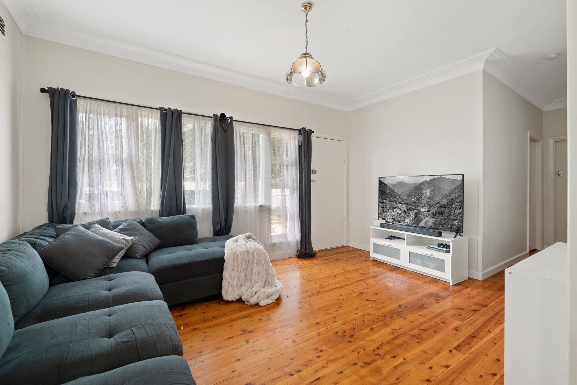 10 Harold Street, Macquarie Fields NSW 2564, Macquarie Fields - Thumbnail 4