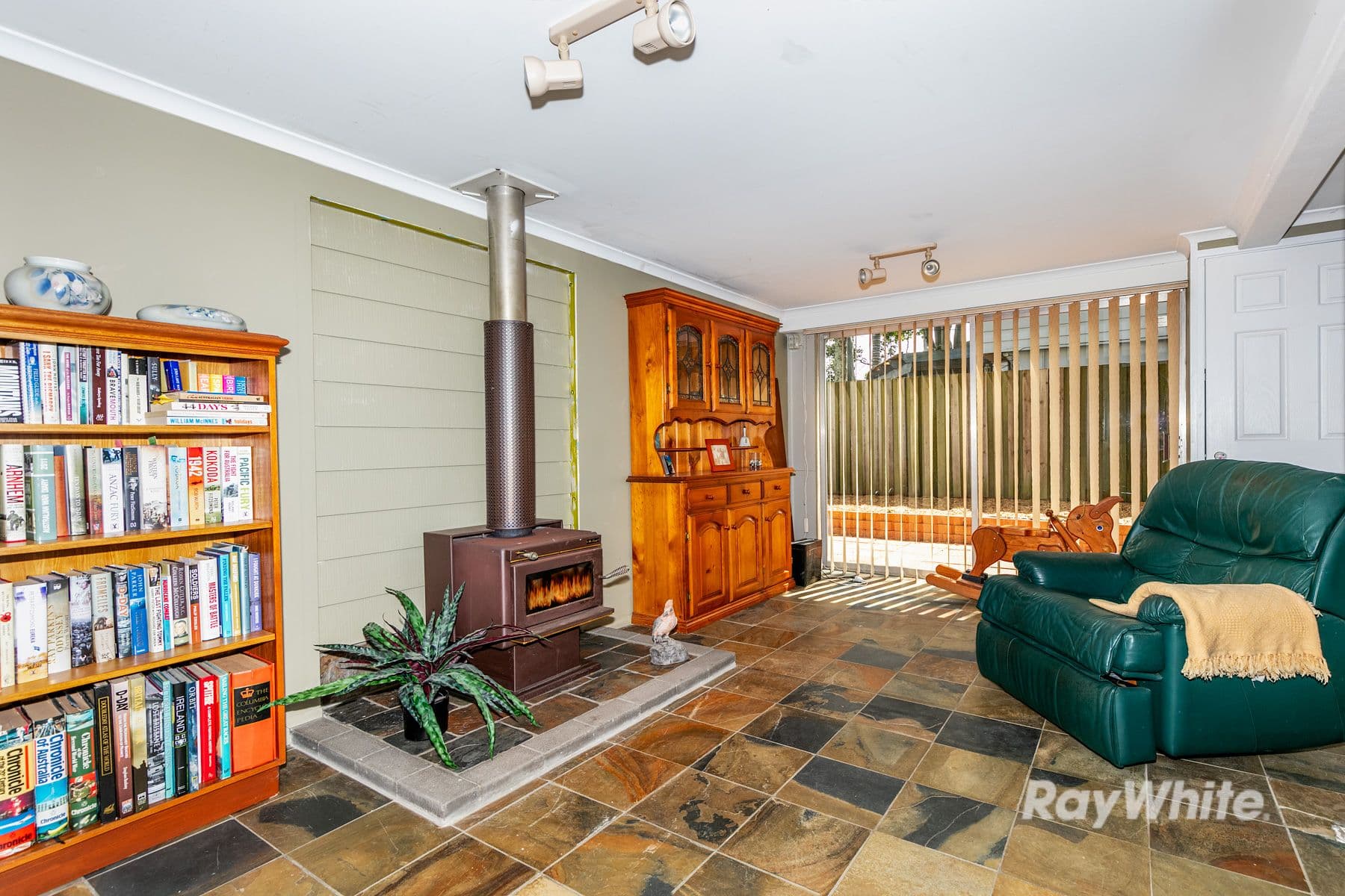 116 Jacaranda Avenue, Logan Central QLD 4114, Logan Central - Thumbnail 2