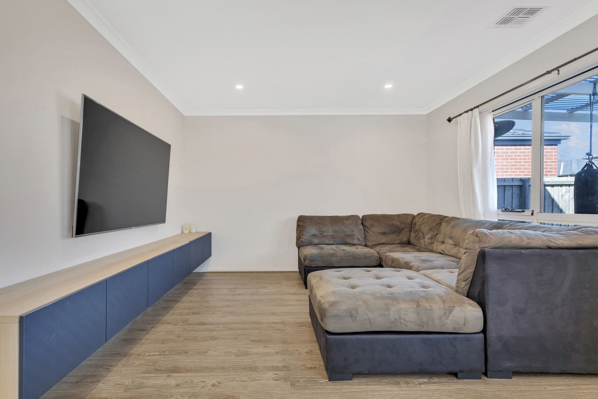 16 Swainson Close, Tarneit VIC 3029, Tarneit - Thumbnail 2
