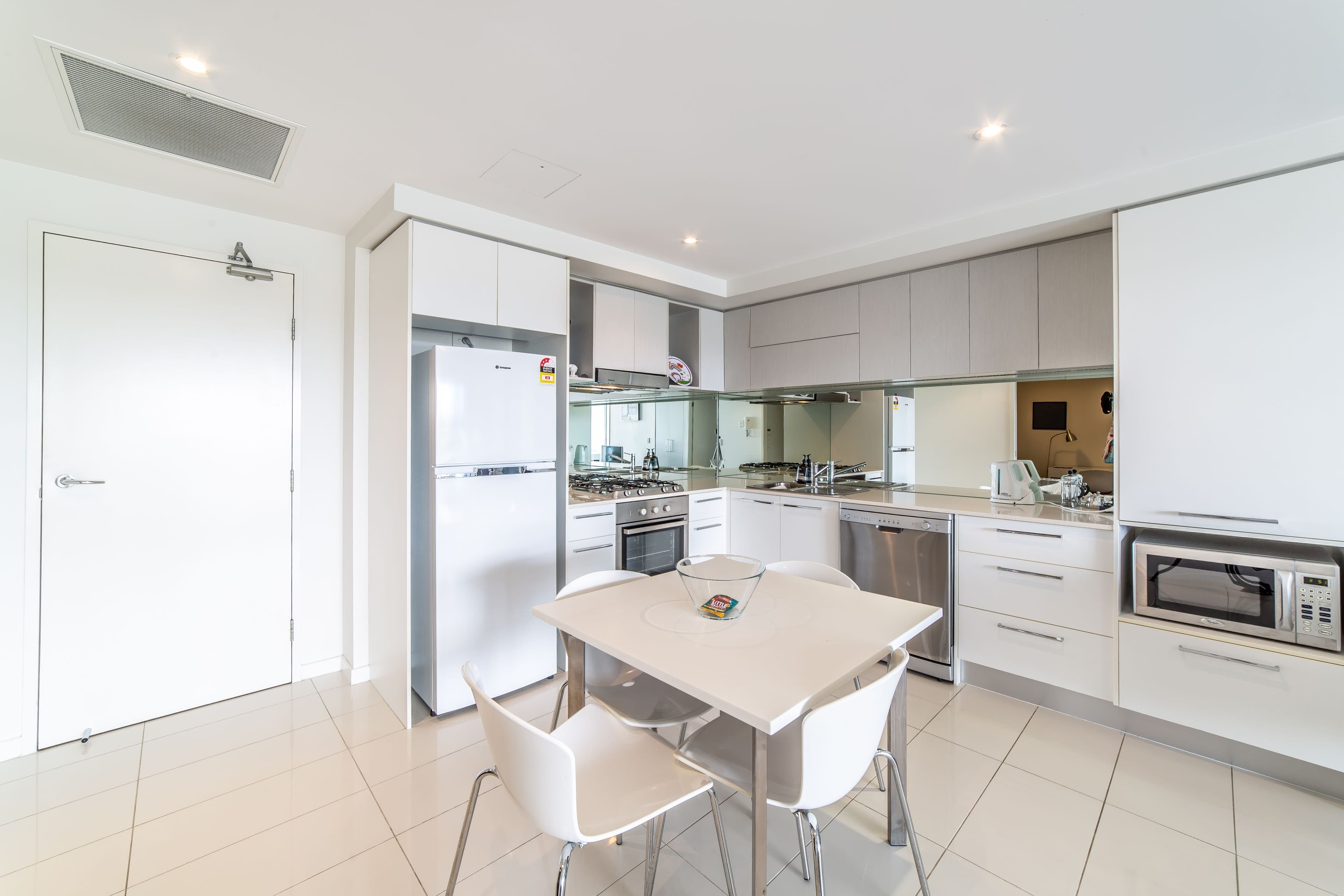 430 Marine Parade (entrance via Brighton Street), Biggera Waters QLD 4216, Biggera Waters - Thumbnail 4