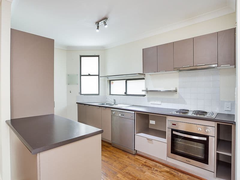 135 Grosvenor Street, Morningside QLD 4170, Morningside - Thumbnail 3