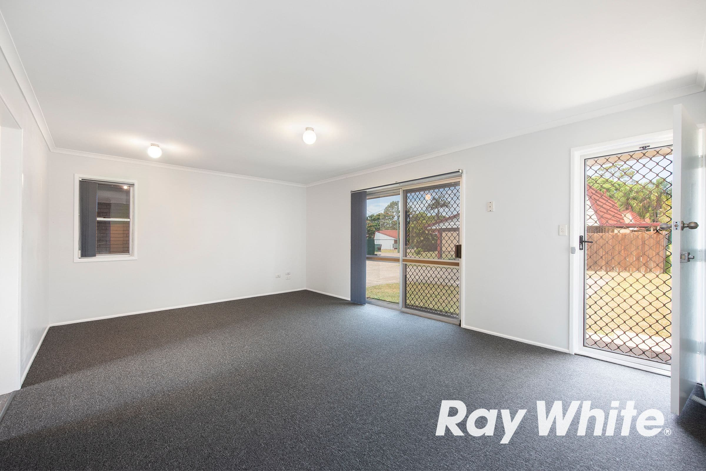 27 Southgate Drive, Woodridge QLD 4114, Woodridge - Thumbnail 2
