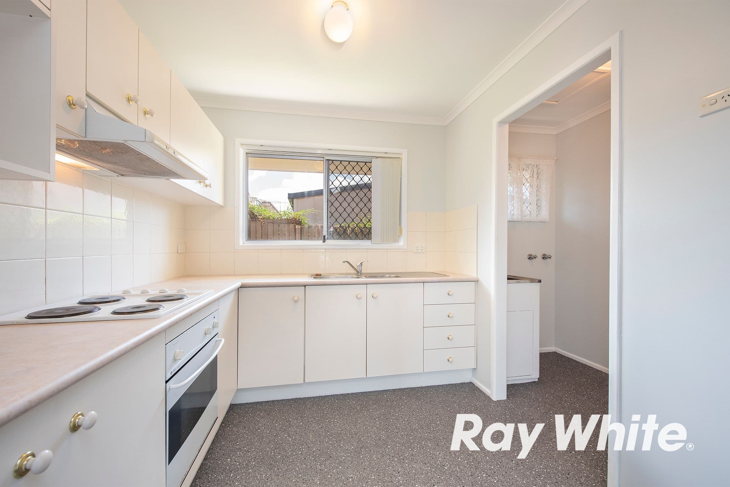 27 Southgate Drive, Woodridge QLD 4114, Woodridge - Thumbnail 3