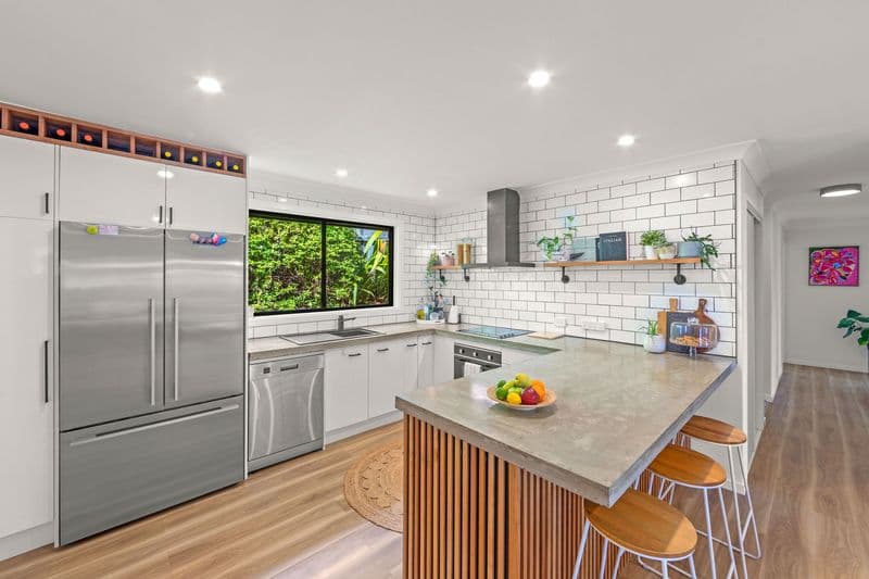 30 Mingaletta Drive, Ashmore - Image 1