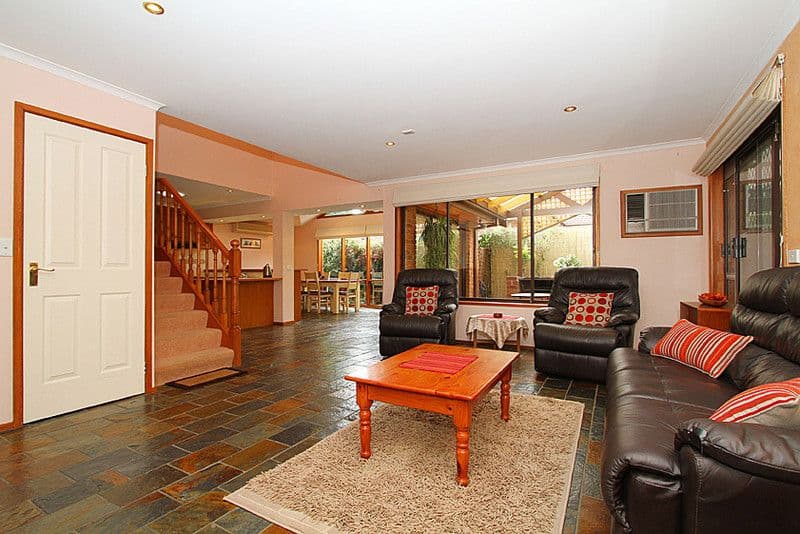 10 Mill Park Drive, MILL PARK VIC 3082, Mill Park - Thumbnail 4