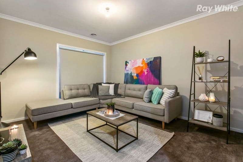 31 Arbourlea Boulevard, Cranbourne North VIC 3977, Cranbourne North - Thumbnail 2