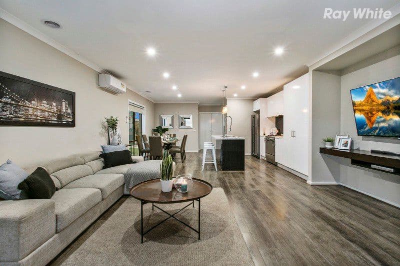 31 Arbourlea Boulevard, Cranbourne North VIC 3977, Cranbourne North - Thumbnail 3