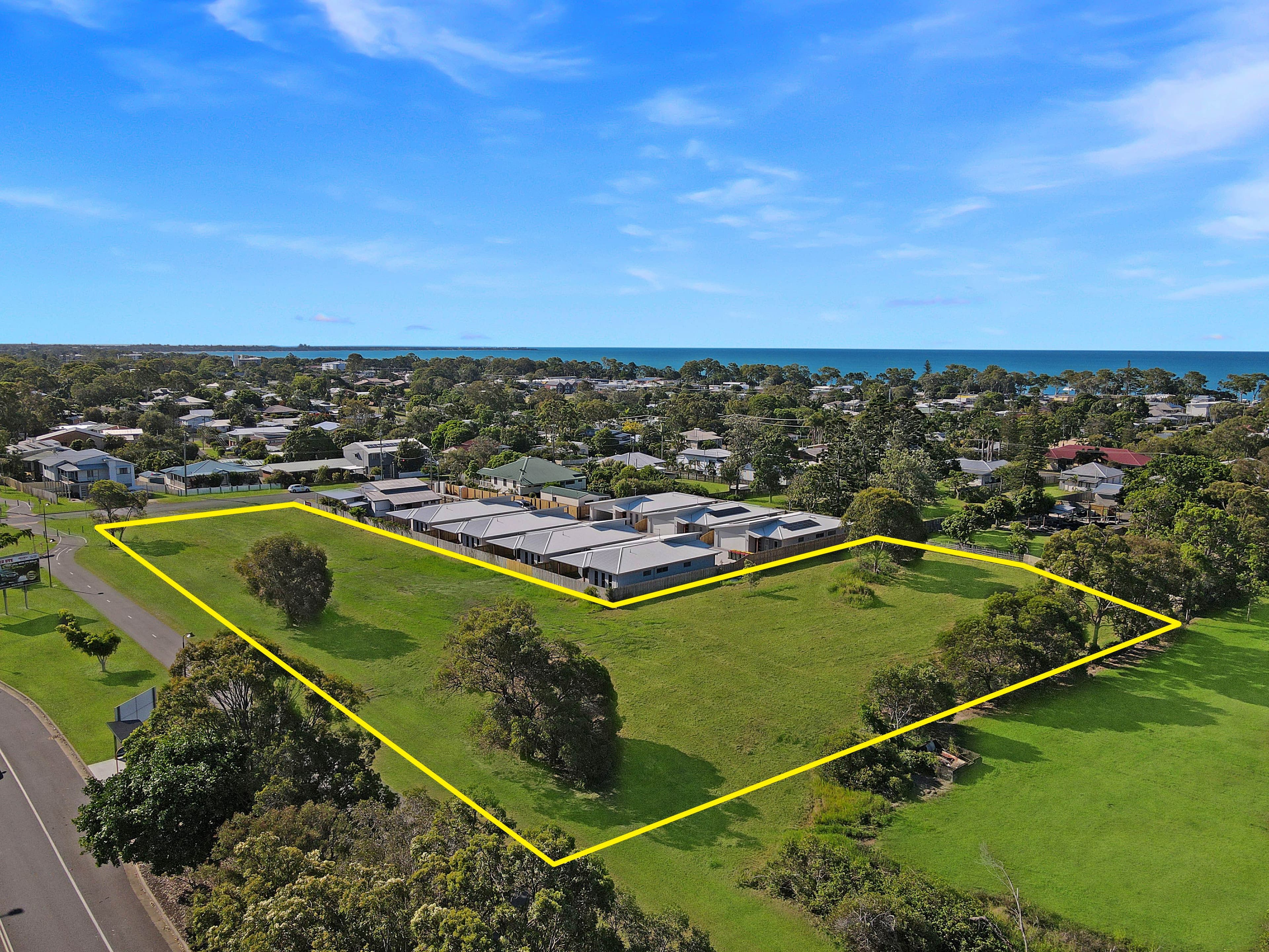 14 Honiton Street, Torquay QLD 4655, Torquay - Thumbnail 2