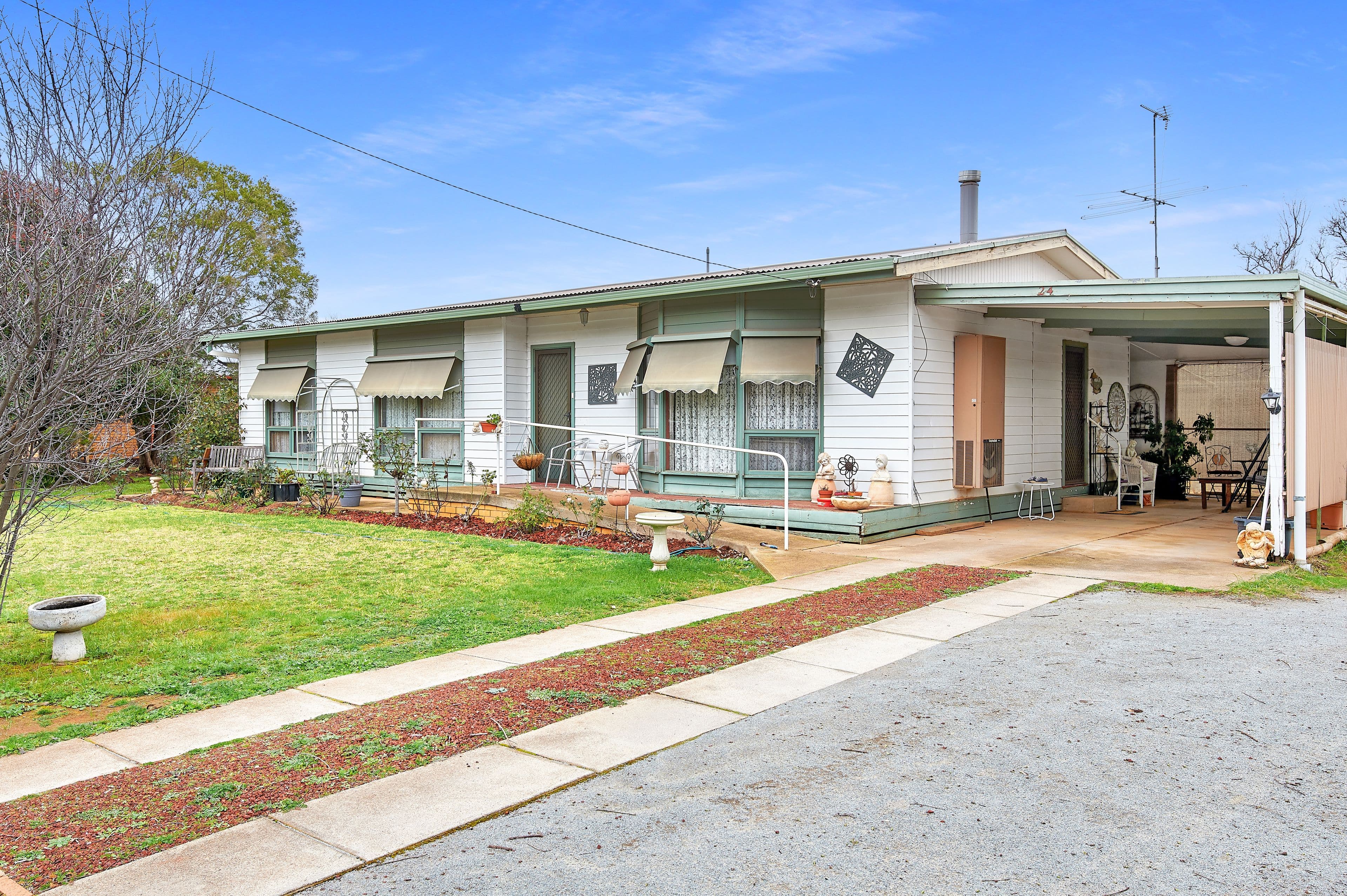24 Devlin Street, Ganmain - Image 1