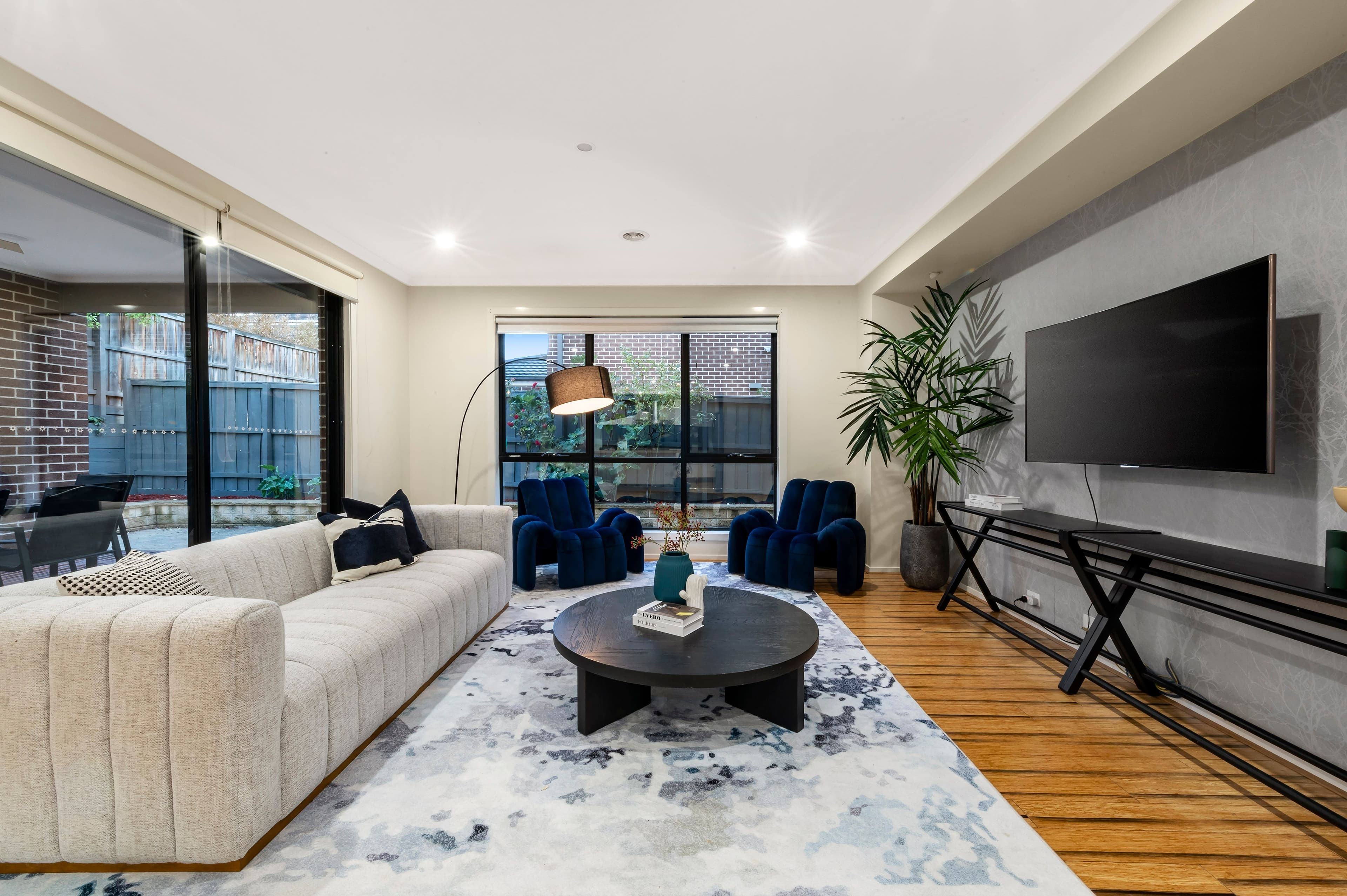 6 Appledale Way, Wantirna South VIC 3152, Wantirna South - Thumbnail 2
