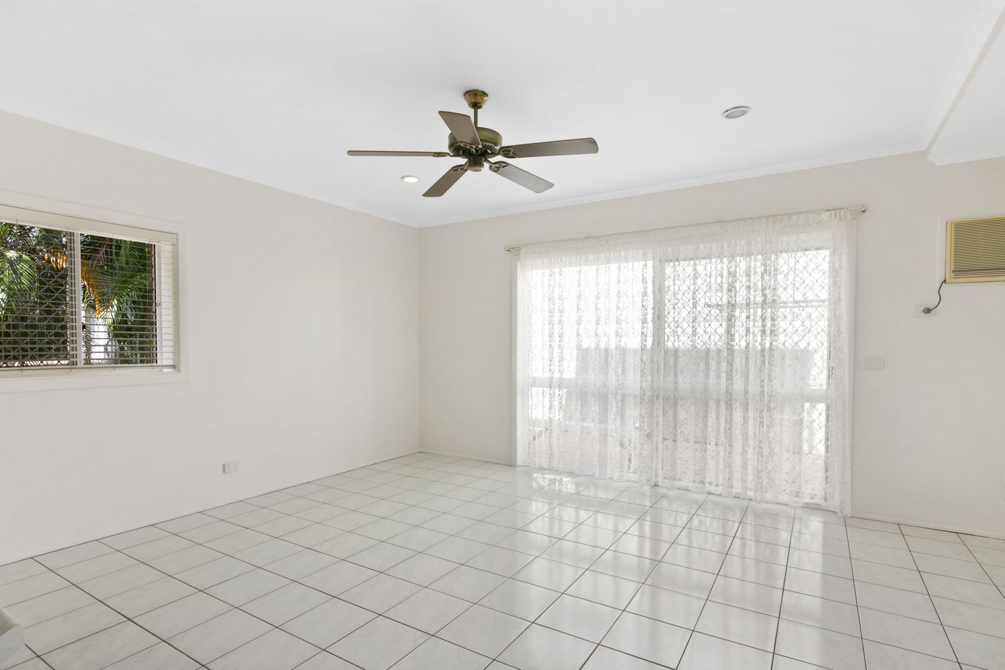 77-79 Moore Street, Trinity Beach QLD 4879, Trinity Beach - Thumbnail 4